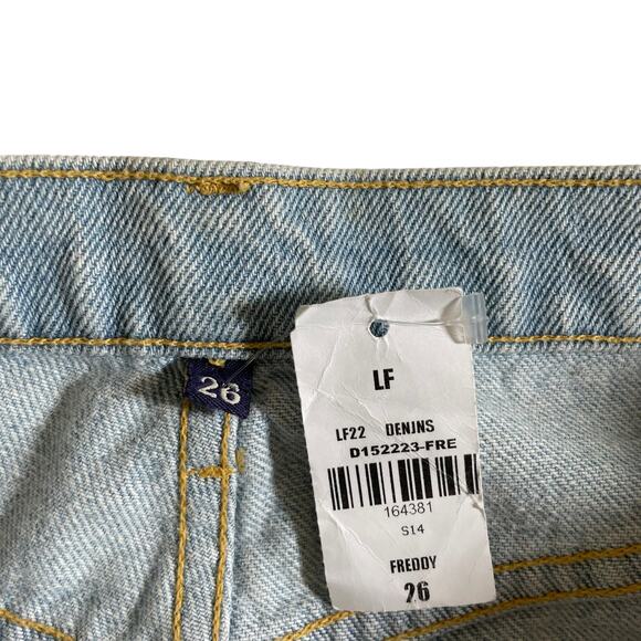 NWT CARMAR LF Womens Freddy Boyfriend Fit Distressed Jeans Light Wash 26 USA - Picture 12 of 13